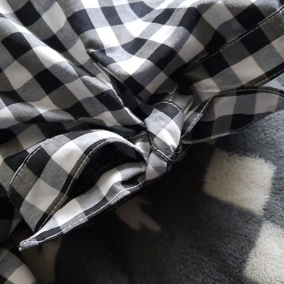 Roman's Short Sleeve Black and White Gingham Plaid Button Up Blouse Size 20 - Picture 7 of 8